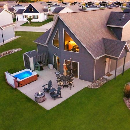 Boho Bungalow On The Pond W/ Hot Tub Arnolds Park Exterior foto
