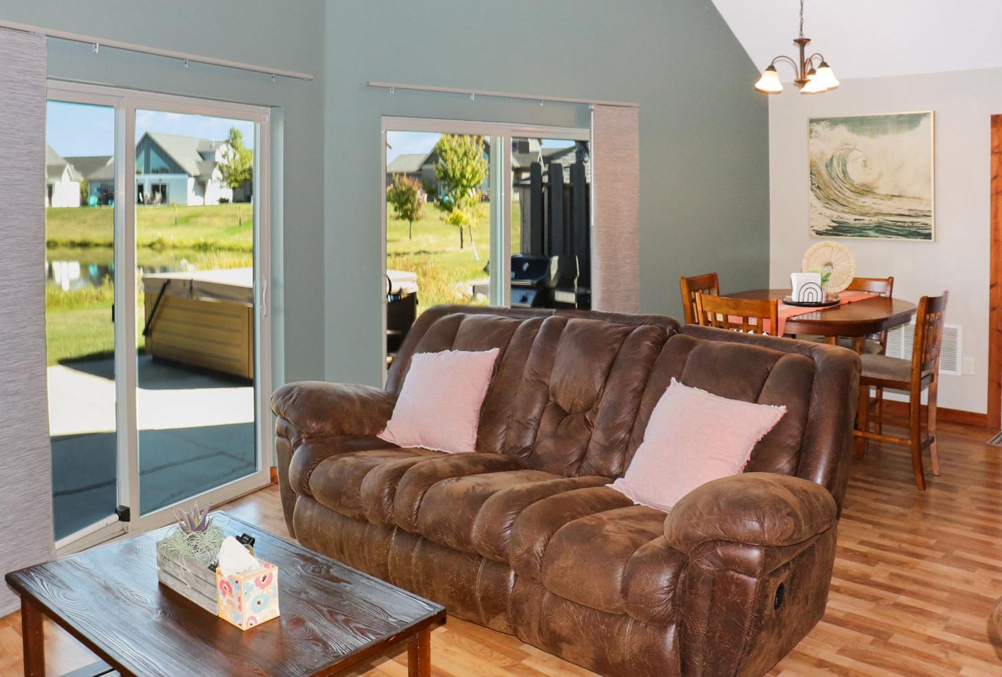 Boho Bungalow On The Pond W/ Hot Tub Arnolds Park Exterior foto